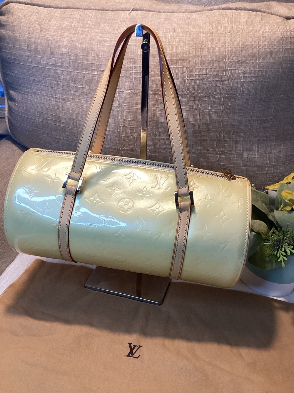 LOUIS VUITTON Marshmallow Monogram Vernis Bedford Bag